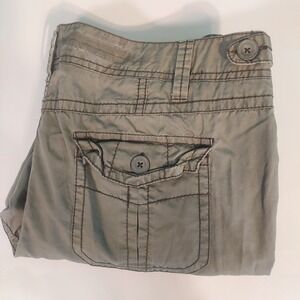 Aeropostale Stretch Capri Womens 13/14 Army Green Embroidered  Pockets‎